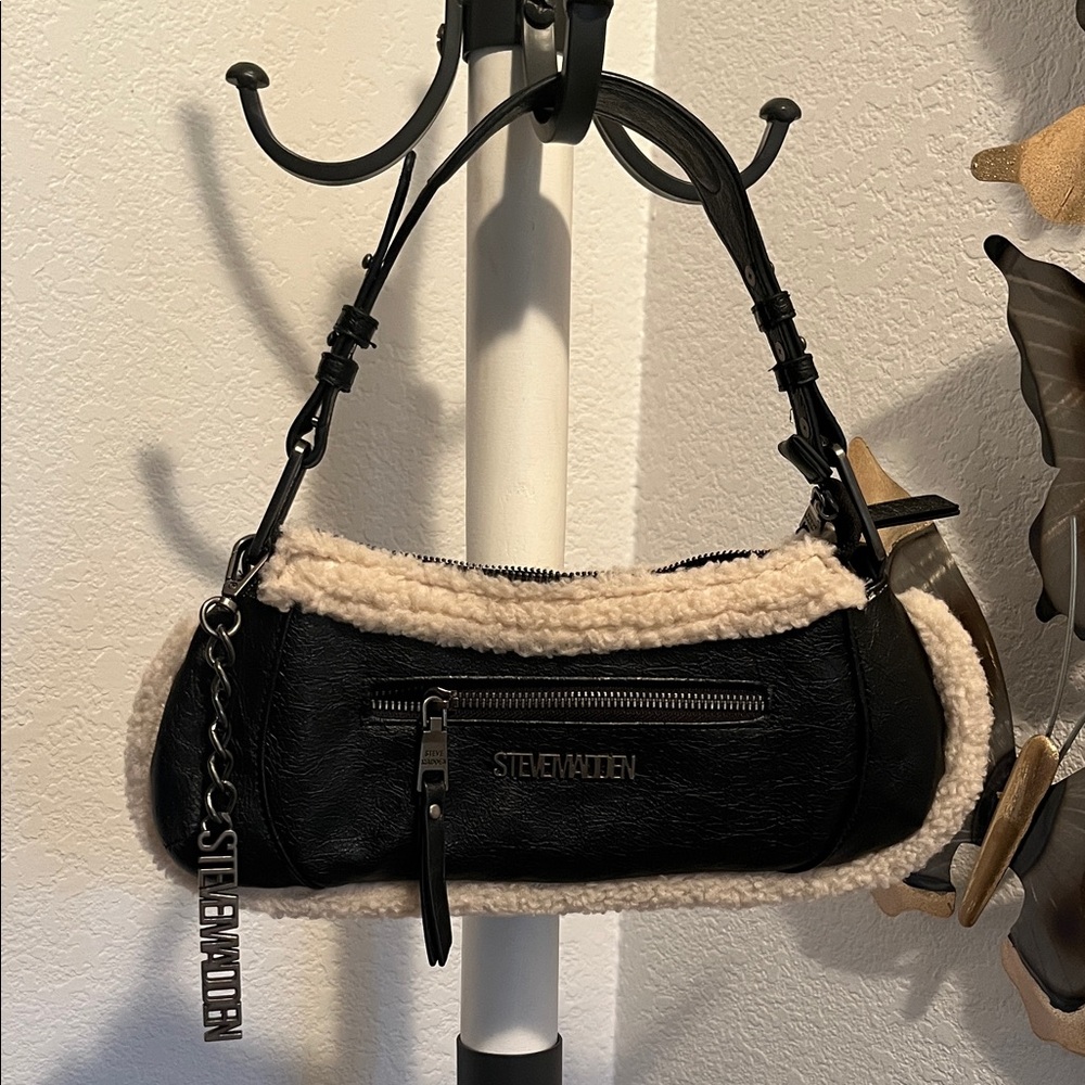 Steve Madden Black and Cream Shoulder Bag